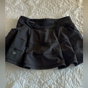 Lululemon black pace rival mid rise skirt